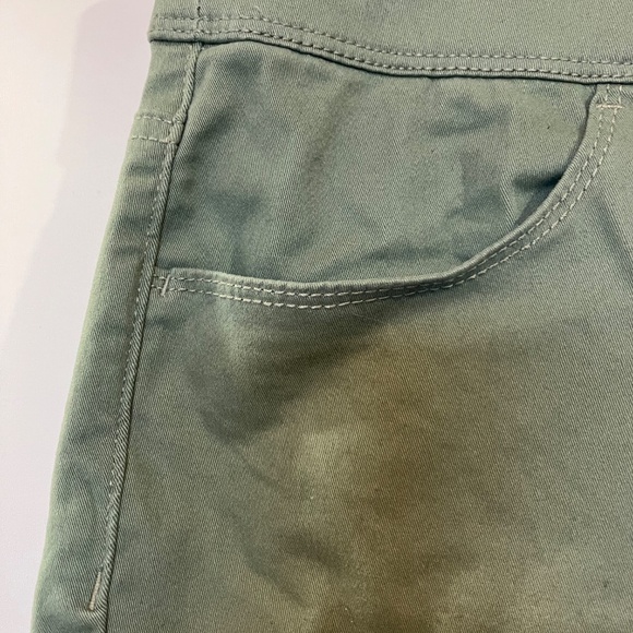 💲⬇️ Gloria Vanderbilt All-Around Slimming Effect Pull-0n Pants - Picture 2 of 6